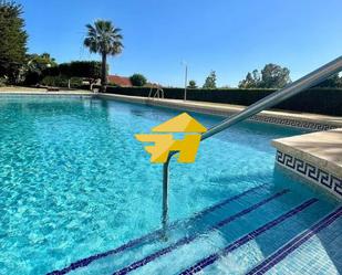 Piscina de Pis de lloguer en Fuengirola amb Aire condicionat, Jardí privat i Piscina