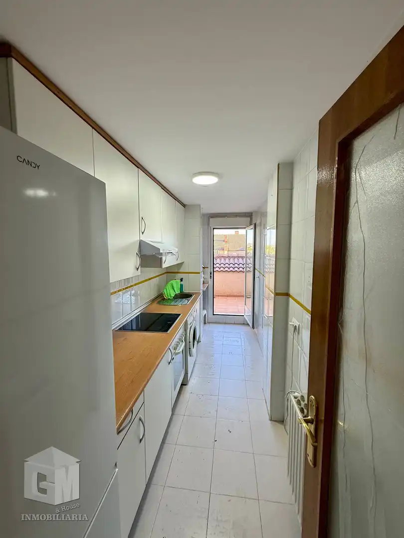 Cuina de Pis en venda en Arroyomolinos (Madrid) amb Calefacció, Jardí privat i Terrassa