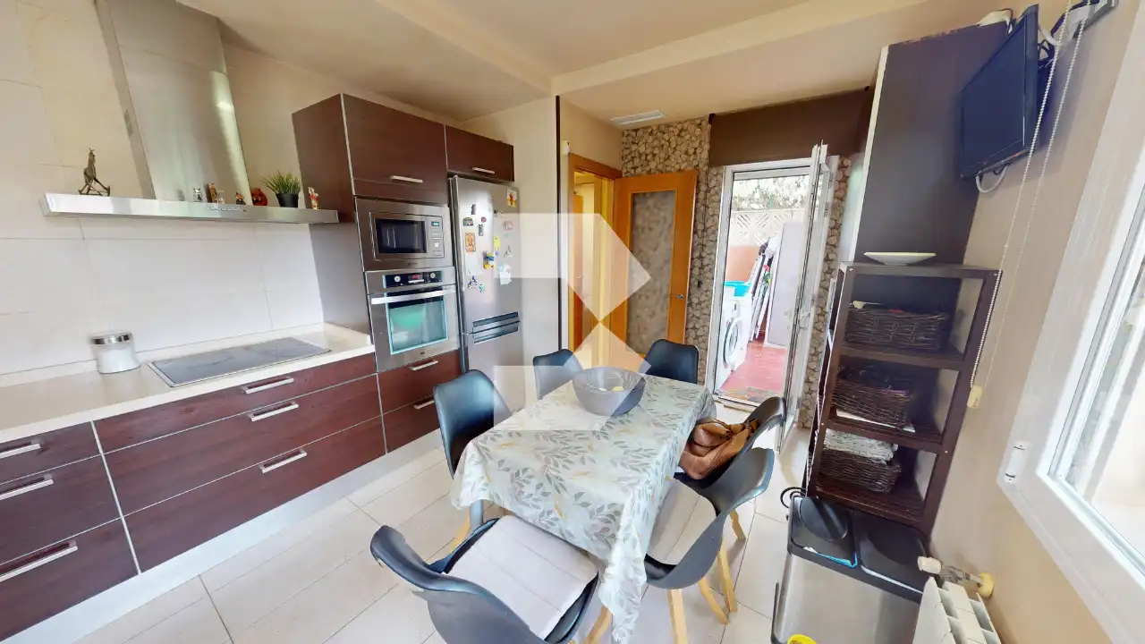 Cuina de Casa o xalet en venda en Sant Joan d'Alacant amb Jardí privat, Terrassa i Piscina