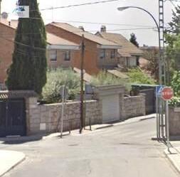 Vista exterior de Casa o xalet en venda en Collado Villalba amb Jardí privat, Terrassa i Piscina comunitària