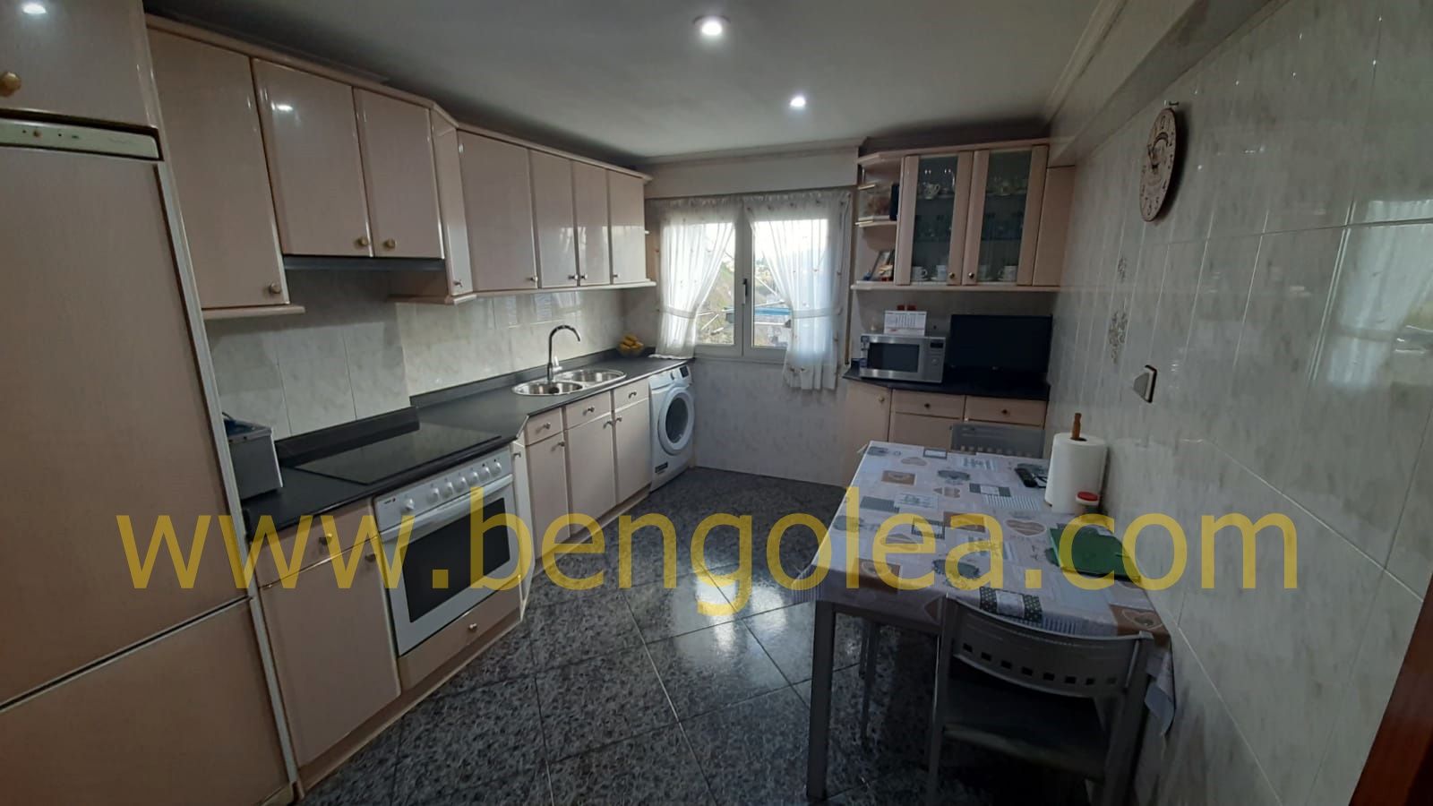 Cuina de Pis en venda en Barakaldo  amb Calefacció, Moblat i Balcó