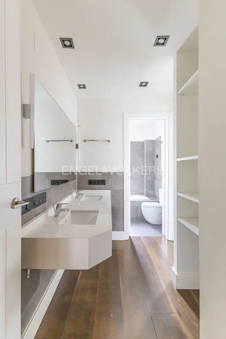 Badezimmer von Wohnung zur Miete in Chamartín