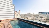 Swimming pool of Attic for sale in  Barcelona Capital  with Air Conditioner, Terrace and Swimming Pool