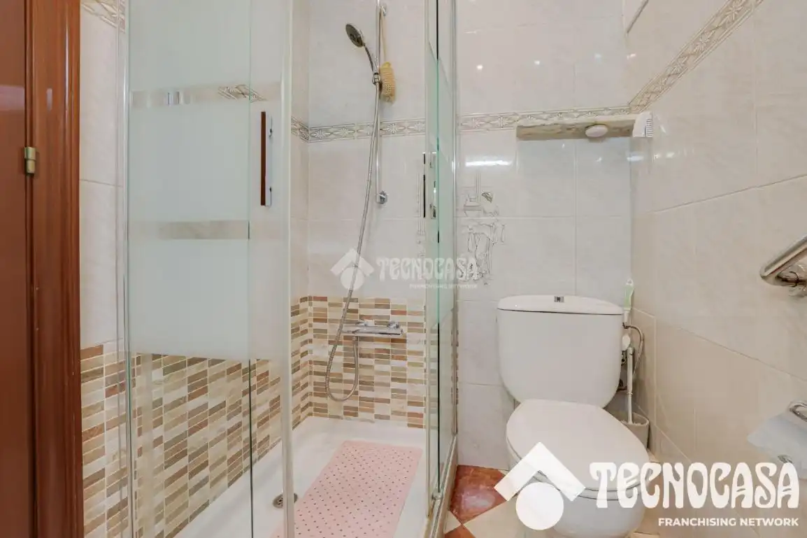 Baño de Piso en venta en Barcelona con Calefacción y Balcón