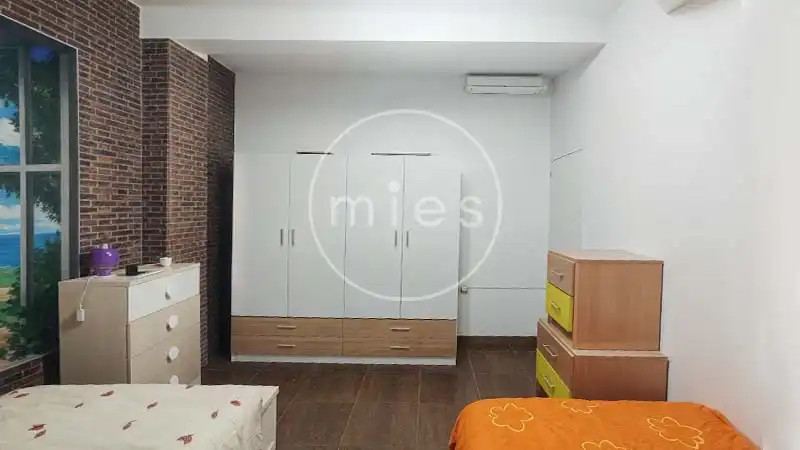 Bedroom of Commercial properties for sale in Torrent
