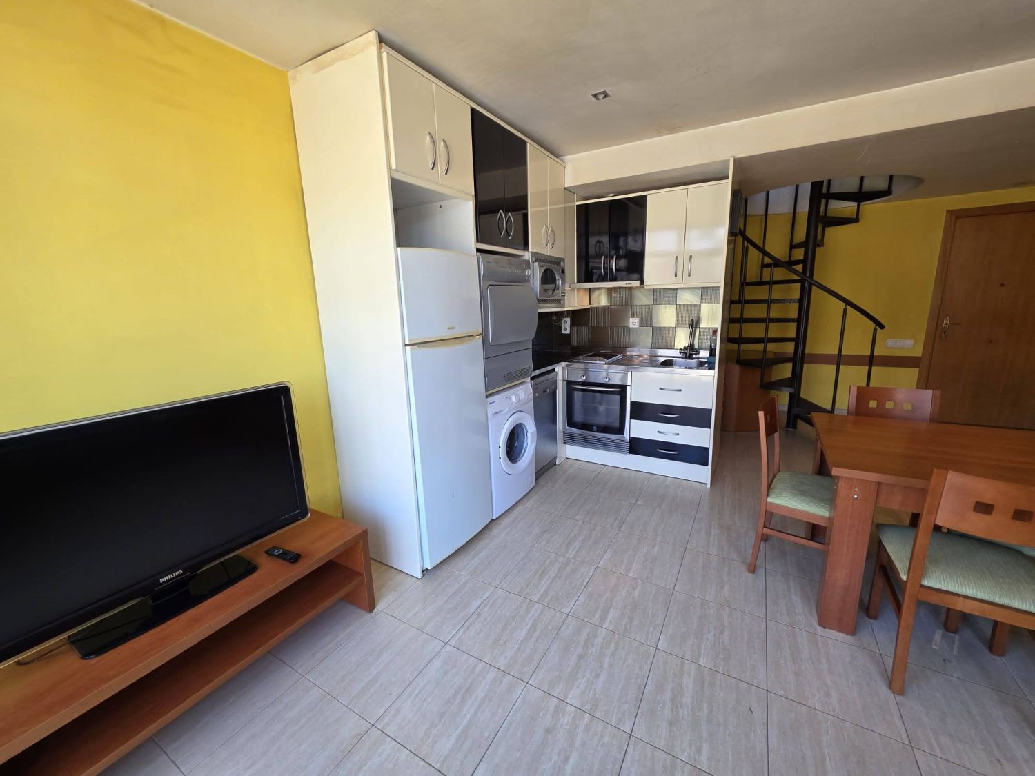 Cuina de Estudi en venda en Santa Eulàlia de Ronçana amb Aire condicionat, Calefacció i Traster