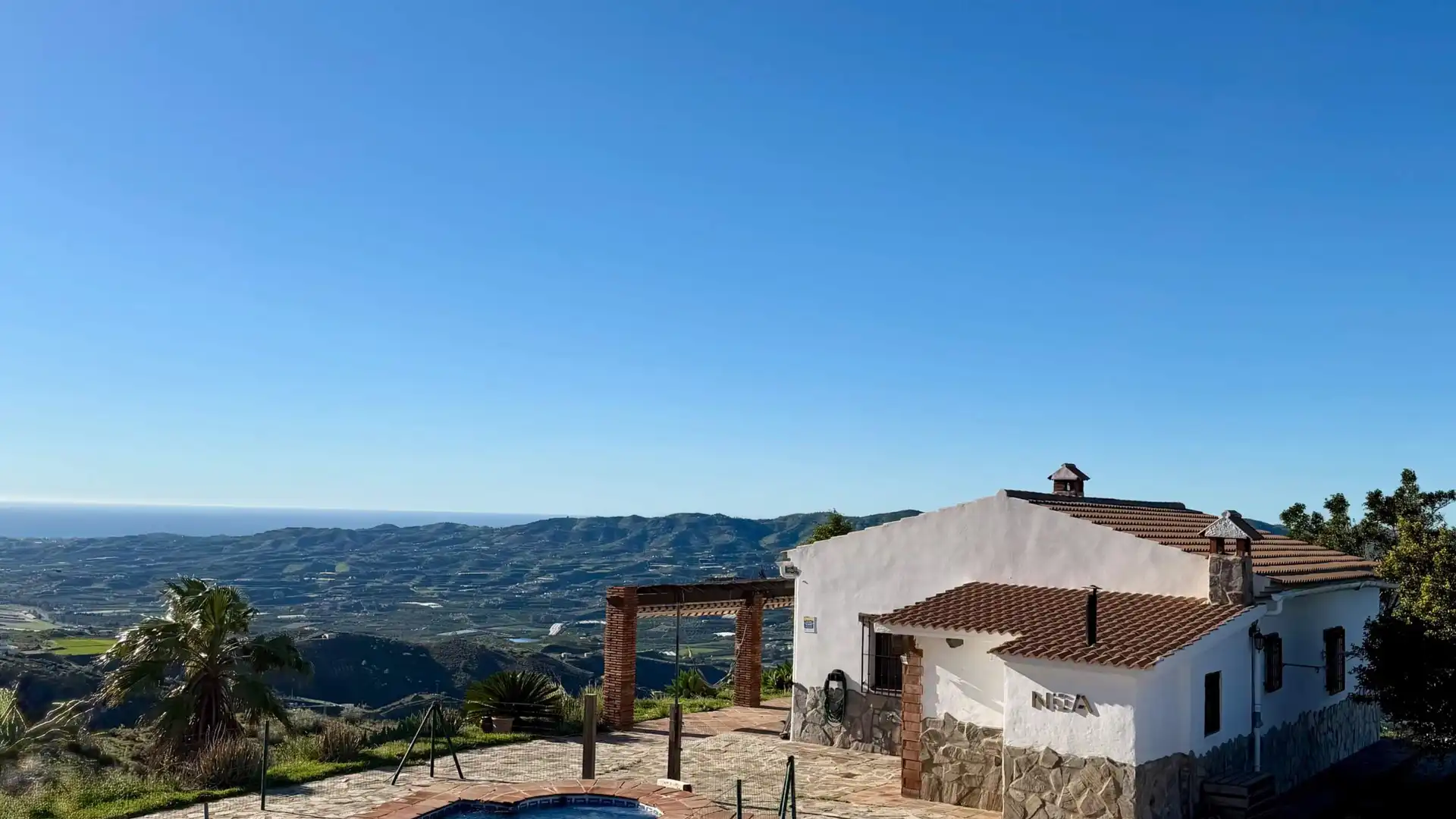 Exterior view of Houses for sale in Vélez-Málaga  with Swimming Pool