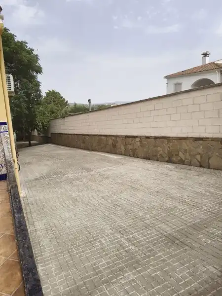 Parking de Finca rústica en venta en Lucena con Aire acondicionado, Terraza y Piscina
