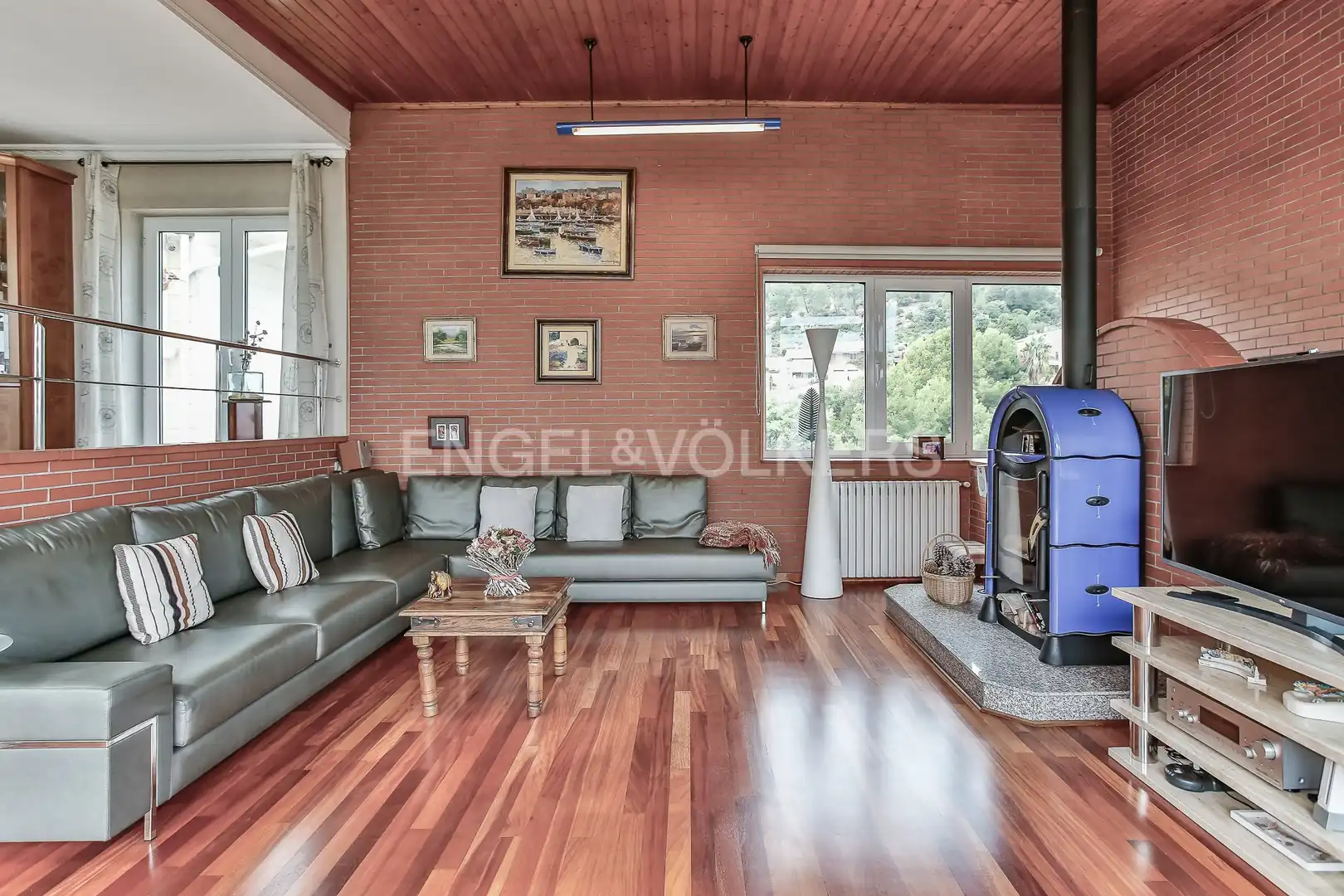 Sala de estar de Casa o chalet en venta en Santa Coloma de Cervelló con Calefacción, Jardín privado y Parquet