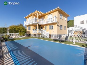 Villa avec balcon à vendre à Calle ABEDUL