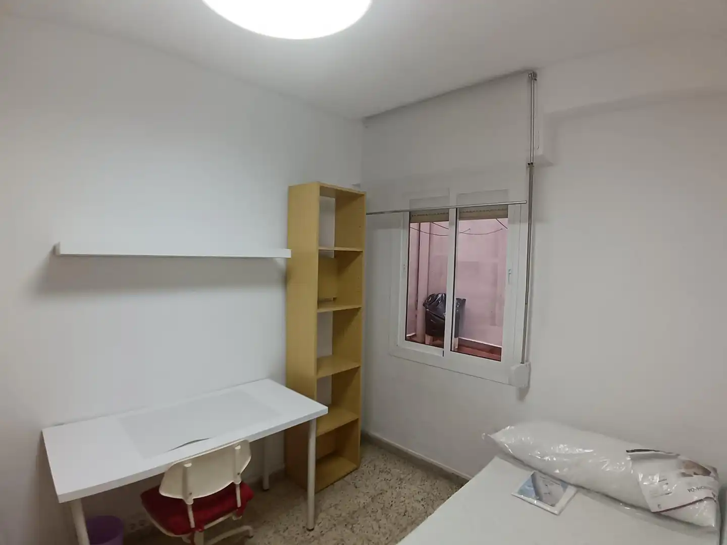 Dormitori de Pis de lloguer en Murcia amb Calefacció i Moblat