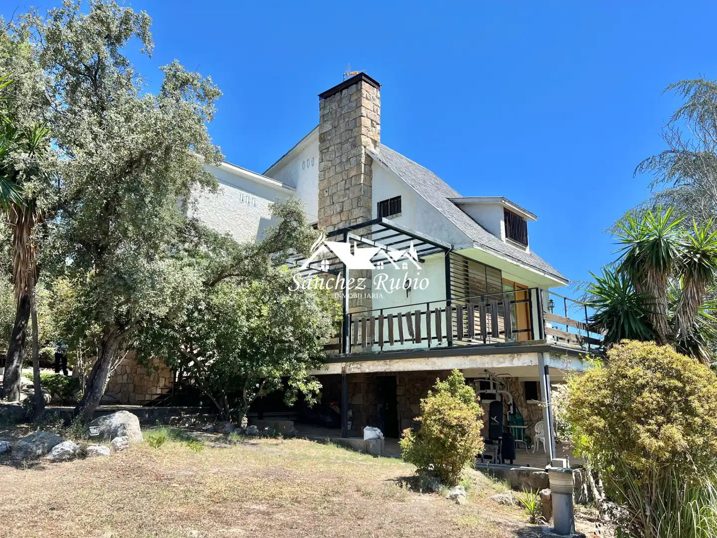 Vista exterior de Casa o xalet en venda en Torrelodones amb Calefacció, Jardí privat i Parquet