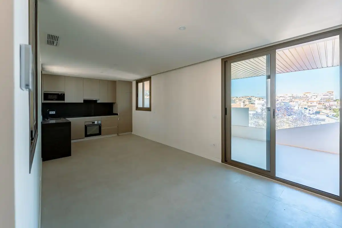 Sala d'estar de Apartament en venda en Estepona amb Traster i Piscina comunitària