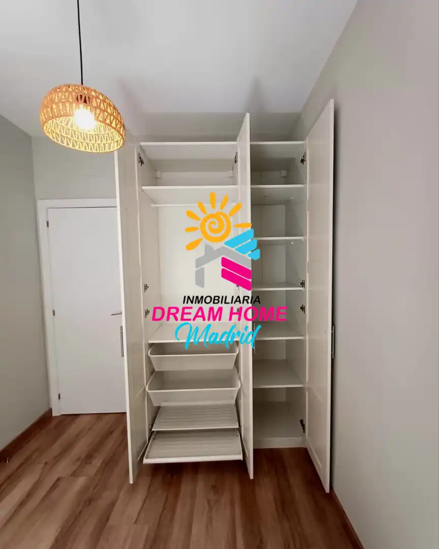 Habitación de Piso en venta en Madrid con Aire acondicionado y Horno