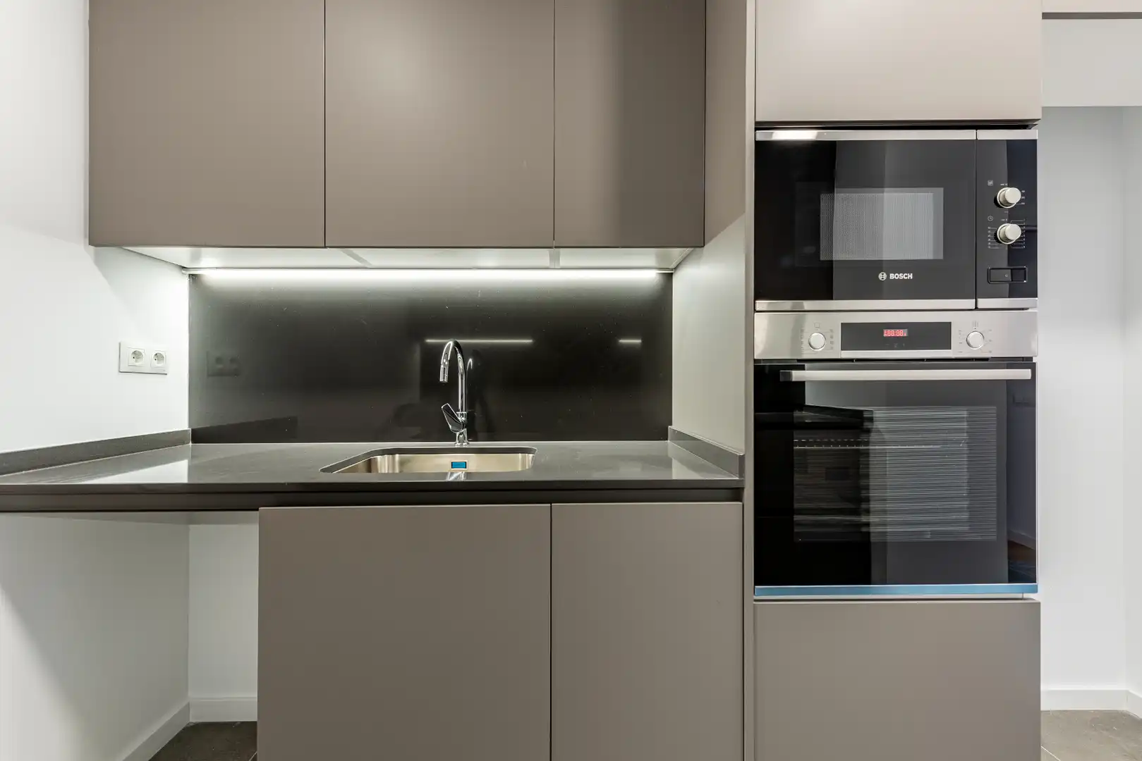Piso en venta en Carrer de Jaume Abril, 69, Centre