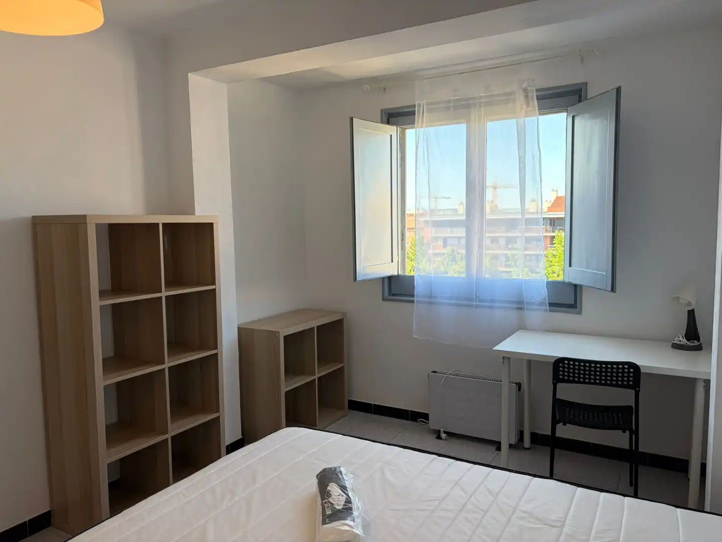 Habitación de Piso de alquiler en Girona con Calefacción, Amueblado y Horno
