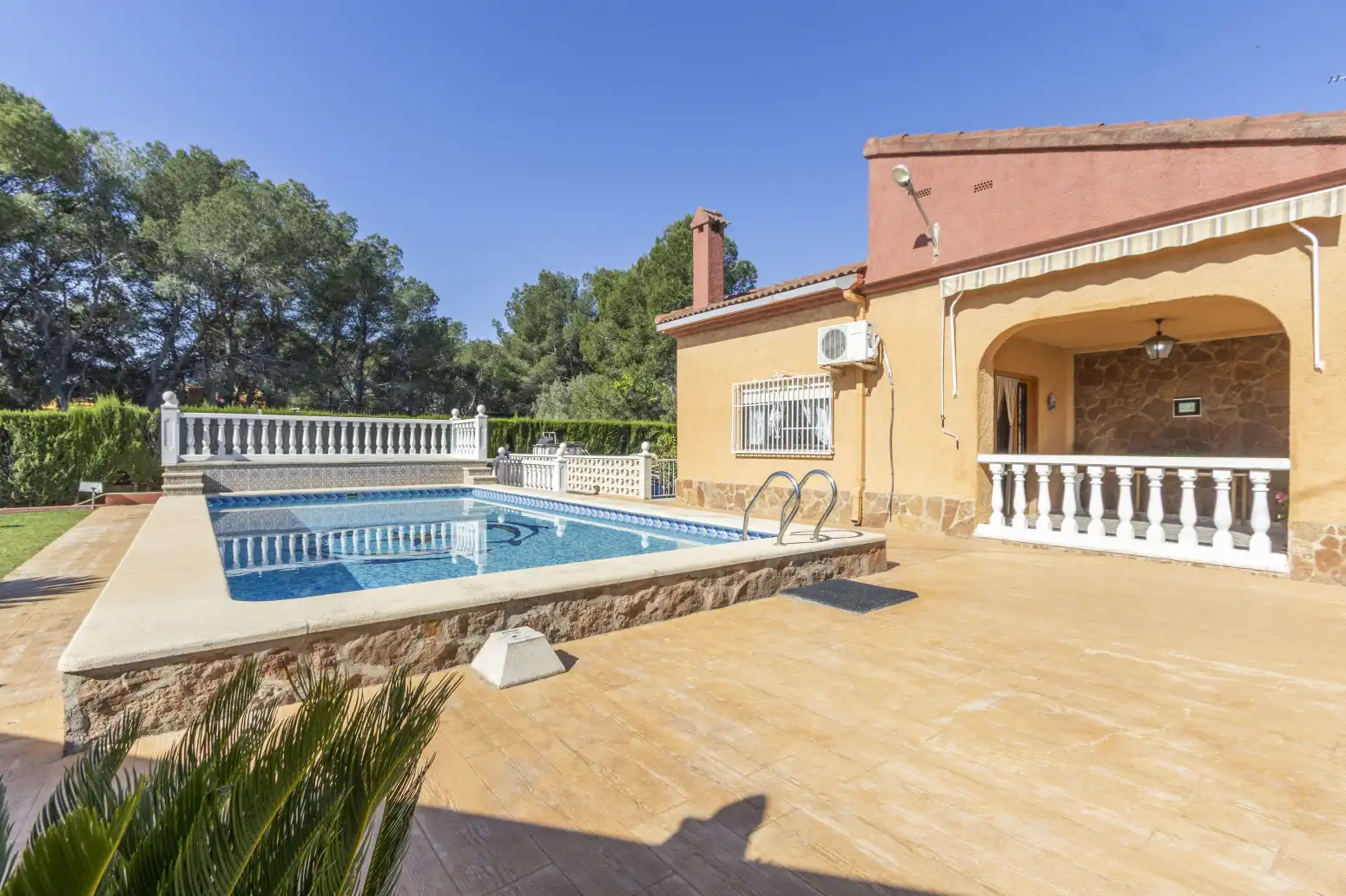 Vista exterior de Casa o chalet en venta en Llíria con Aire acondicionado, Jardín privado y Terraza