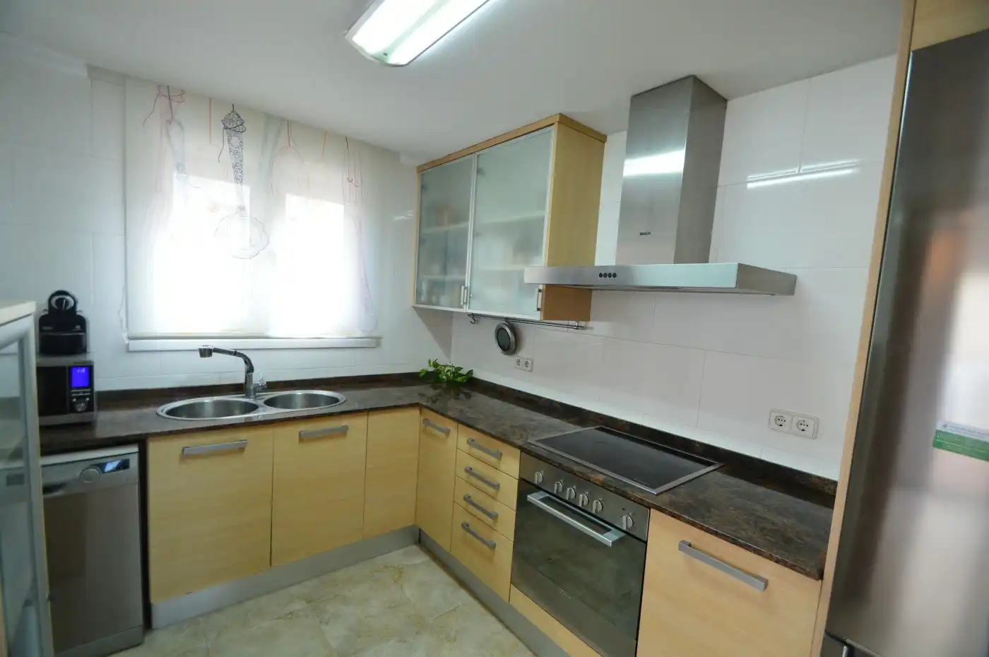 Cuina de Casa o xalet en venda en Vinaròs amb Aire condicionat, Calefacció i Jardí privat