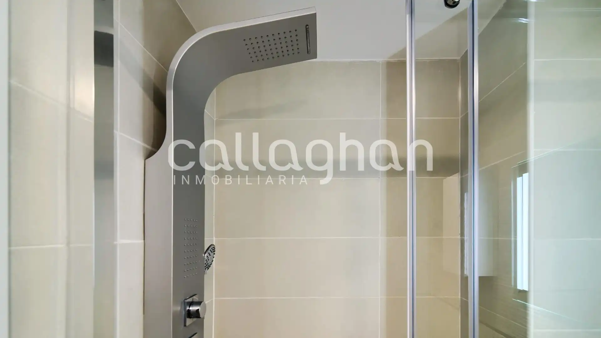 Baño de Piso en venta en Oropesa del Mar / Orpesa con Aire acondicionado, Calefacción y Jardín privado