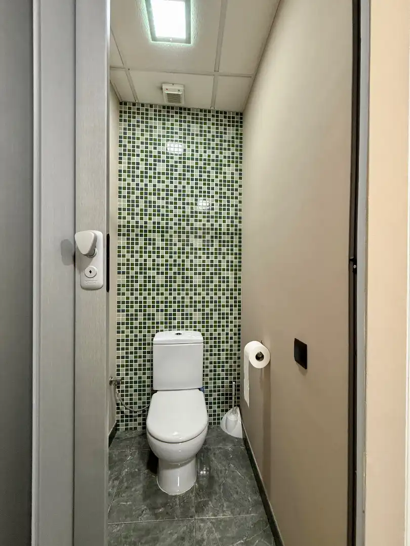 Baño de Local en venta en Terrassa con Aire acondicionado, Calefacción y Internet