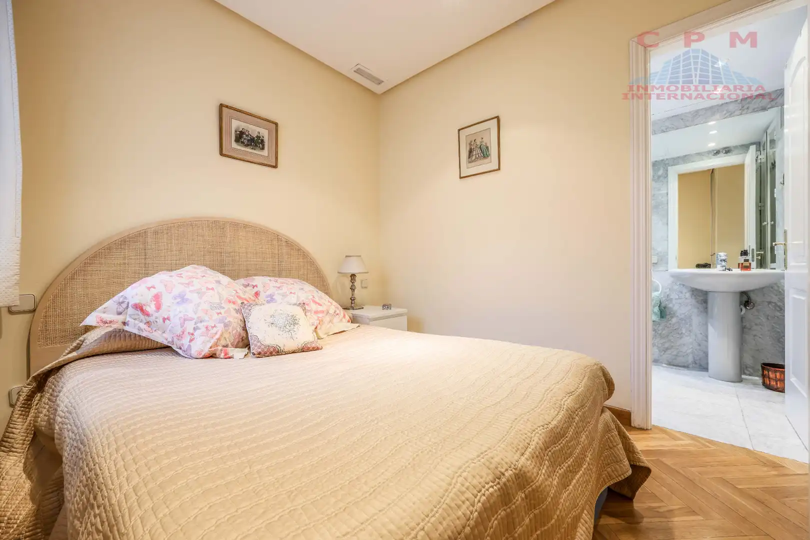 Bedroom of Flat for rent in Madrid  with Air Conditioner, Heating and Parquet flooring