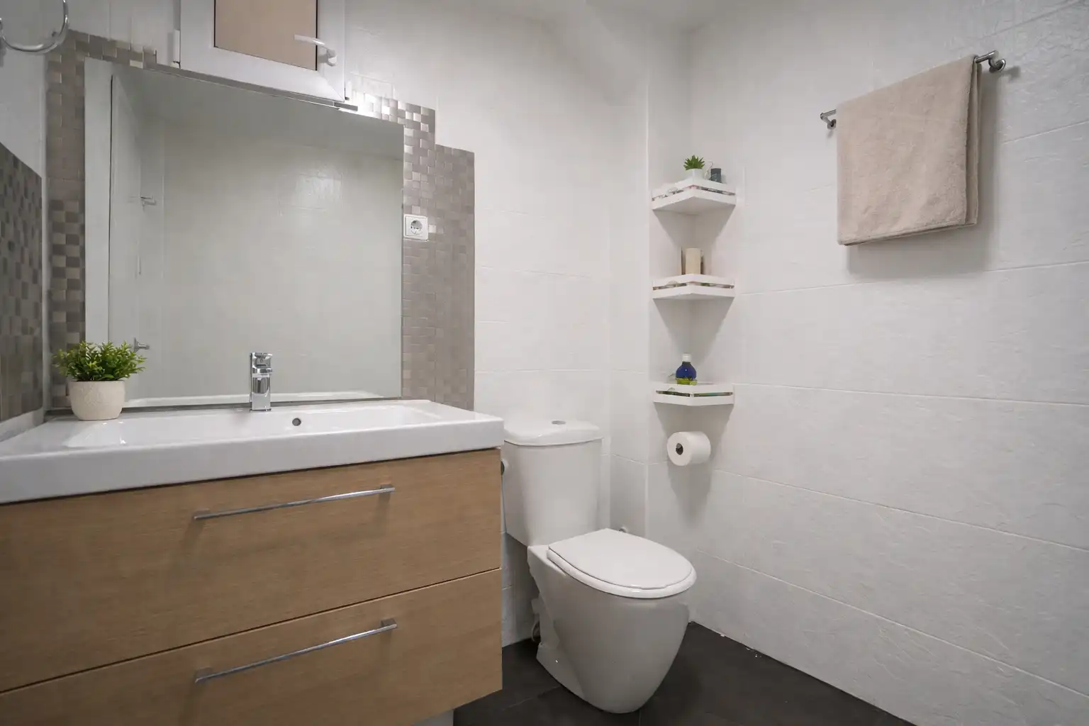 Bathroom of Flat for sale in Tarragona  with Air Conditioner, Storage room and Balcony