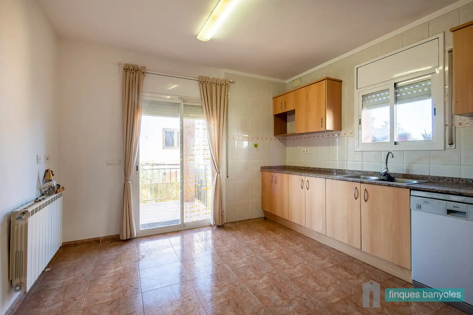 Kitchen of Houses for sale in Fontcoberta  with Air Conditioner, Private garden and Terrace