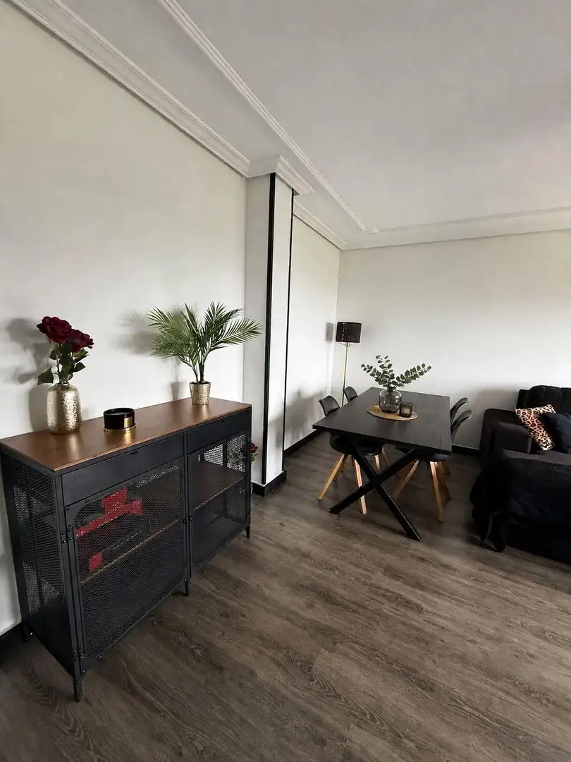 Menjador de Casa o xalet en venda en Corvera de Asturias amb Calefacció, Jardí privat i Terrassa