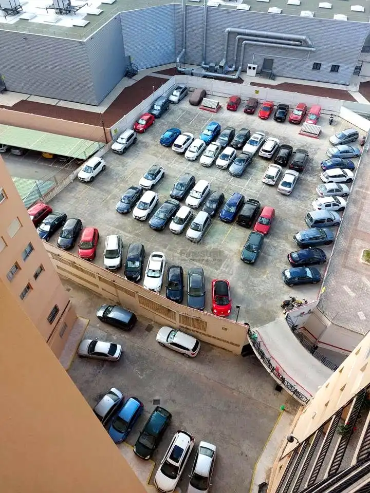 Parking de Apartamento en venta en Benidorm con Terraza, Amueblado y Piscina comunitaria