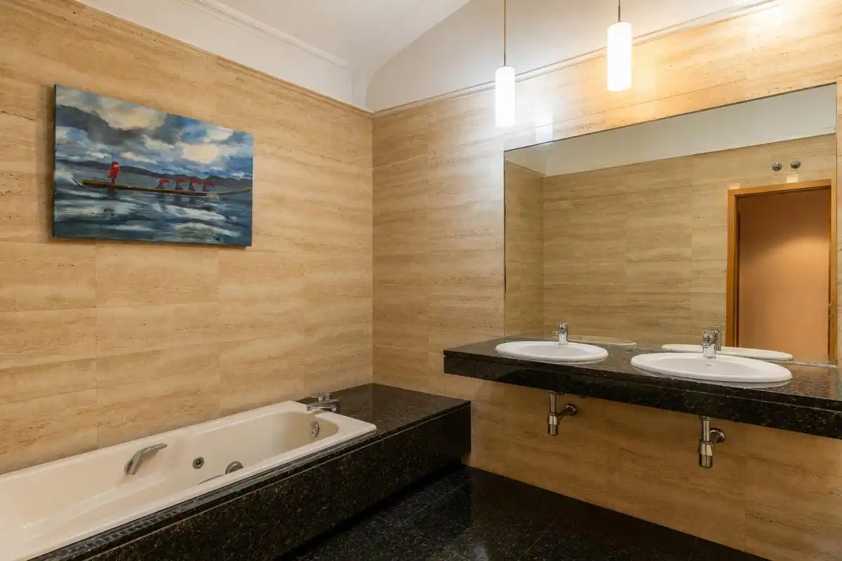 Bathroom of Houses for sale in Pozuelo de Alarcón  with Air Conditioner, Heating and Private garden