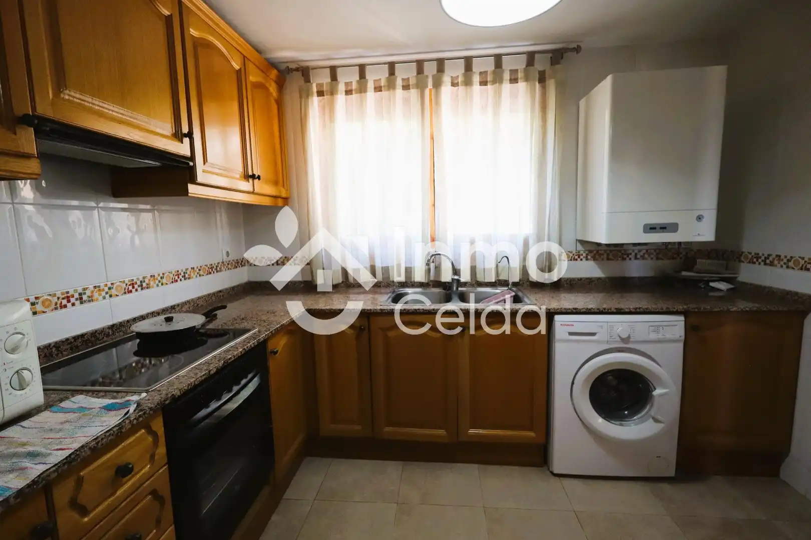 Cocina de Casa adosada en venta en Chiva con Calefacción, Jardín privado y Terraza