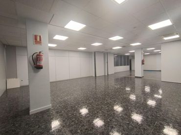Office space with lift to rent in Bagatza - San Vicente