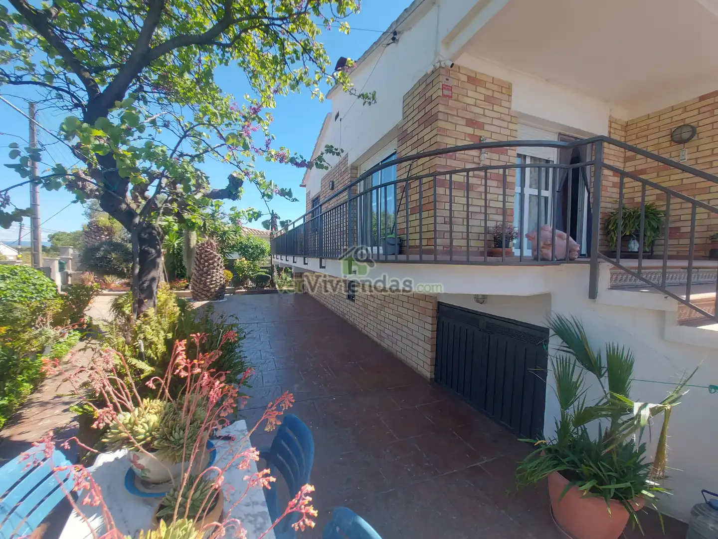 Vista exterior de Casa o chalet en venta en Sant Llorenç d'Hortons con Jardín privado, Terraza y Piscina