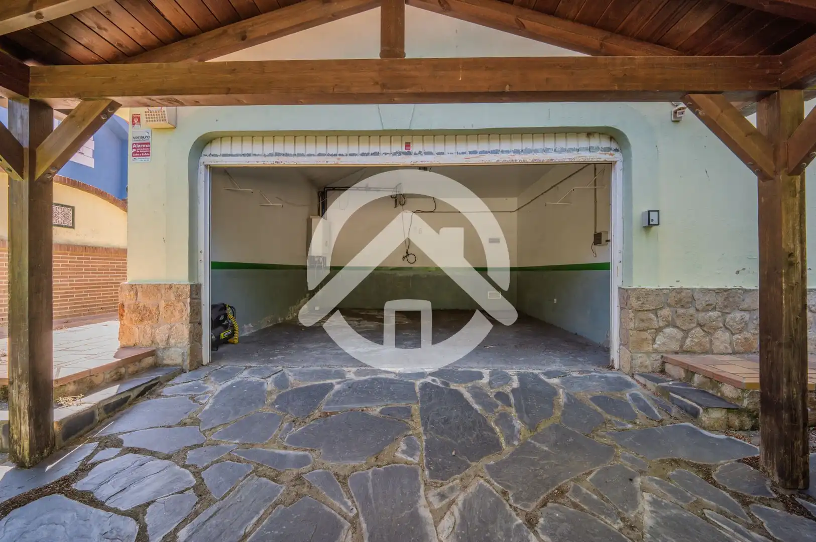 Aparcament de Casa o xalet en venda en Campo Real amb Aire condicionat, Calefacció i Jardí privat
