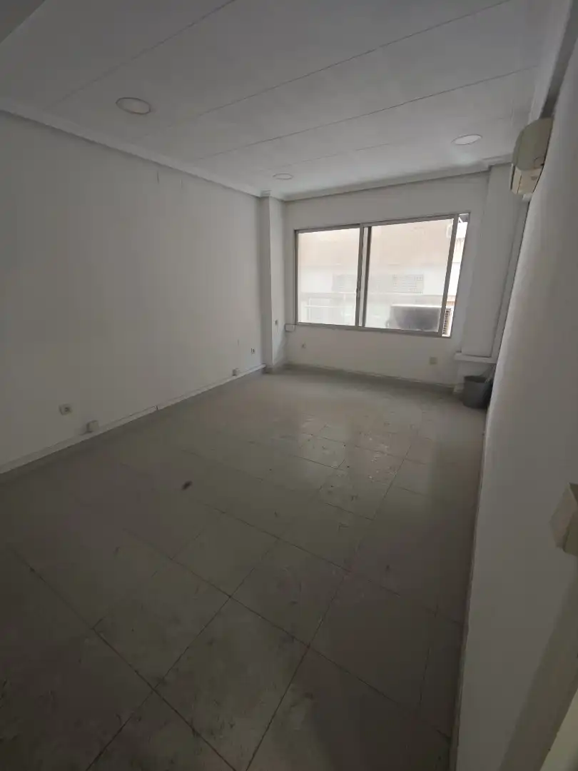 Oficina de alquiler en Alicante / Alacant con Aire acondicionado, Calefacción y Trastero