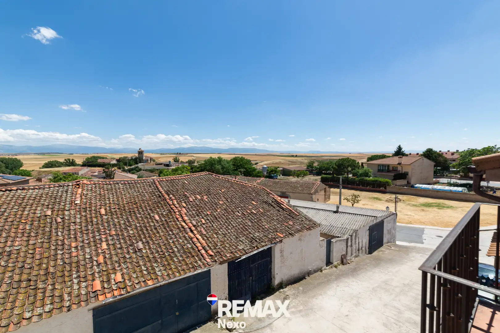 Vista exterior de Casa adosada en venta en Roda de Eresma con Jardín privado, Terraza y Horno