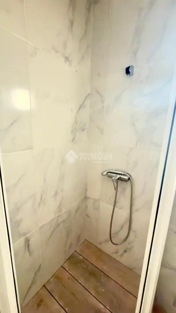 Bany de Pis en venda en Los Barrios amb Terrassa