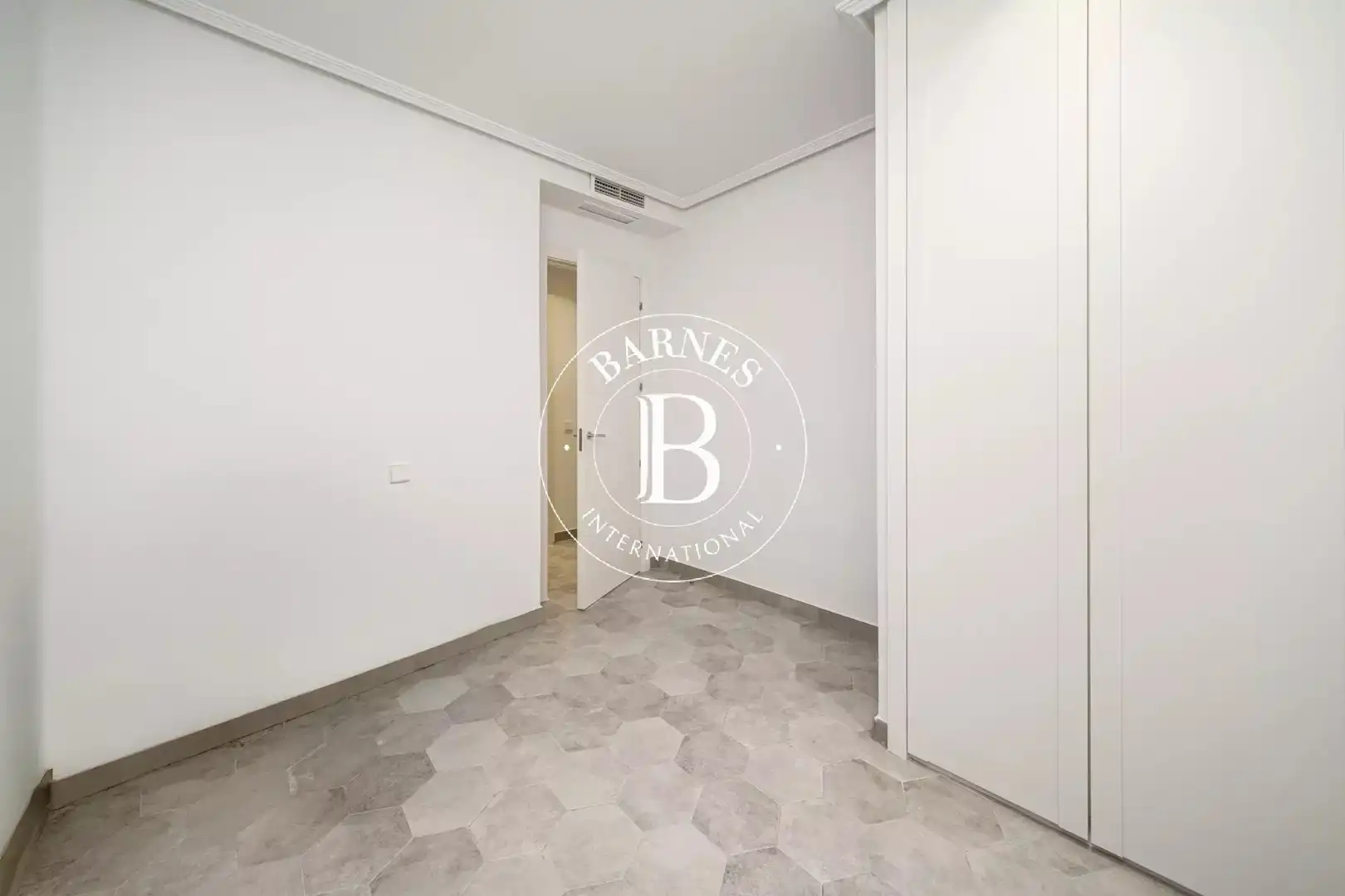Wohnung zur Miete in Madrid mit Klimaanlage, Heizung und Ofen