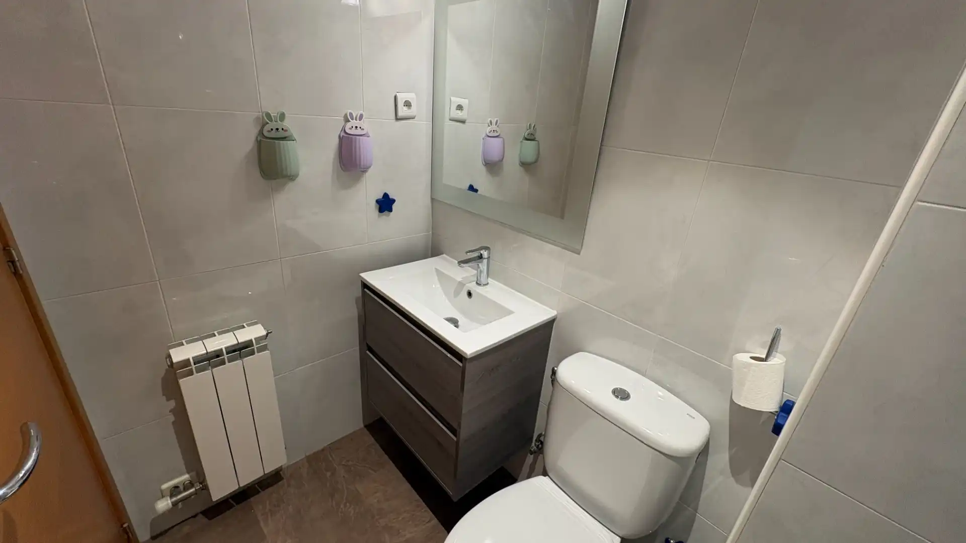 Badezimmer von Maisonette zum Verkauf in Vallgorguina mit Klimaanlage, Heizung und Parkett