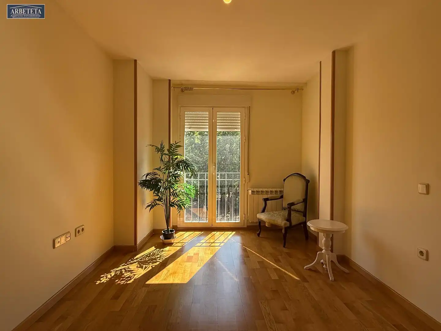 Wohnzimmer von Wohnung zum Verkauf in Sigüenza mit Heizung, Parkett und Gemeinschaftspool