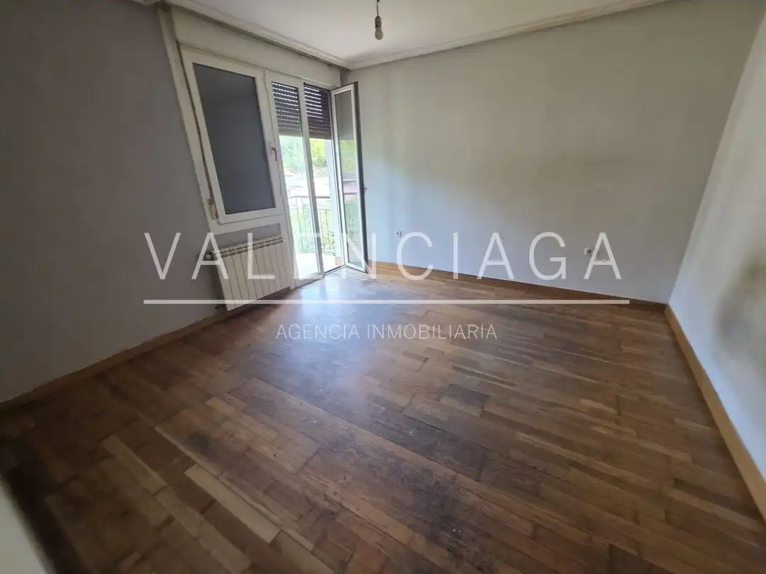Sala d'estar de Pis en venda en Legorreta amb Calefacció i Balcó