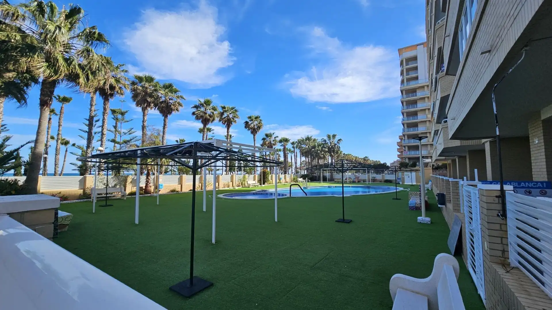 Apartamento con piscina en venta en Amplaries 41