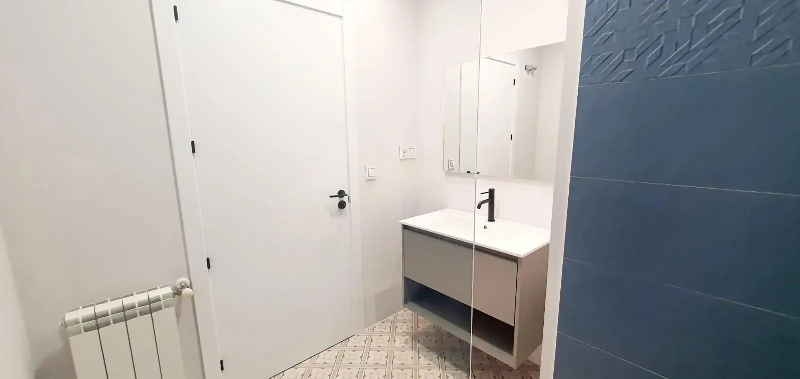 Badezimmer von Erdgeschoss zum Verkauf in Tapia de Casariego mit Heizung