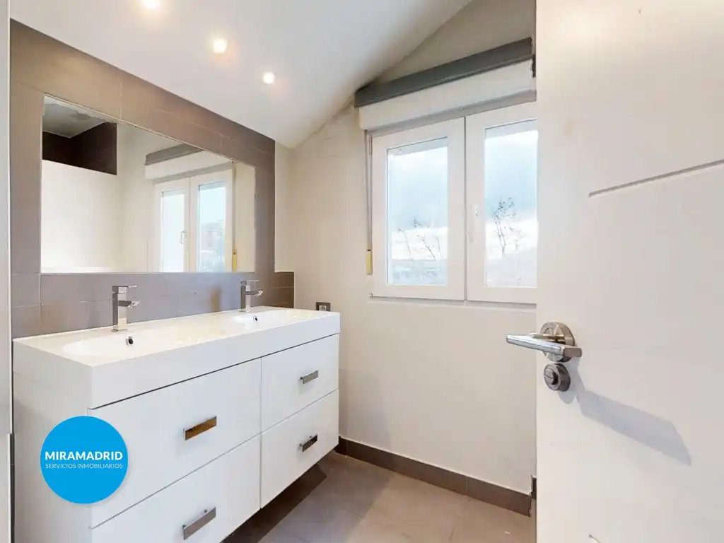 Baño de Casa o chalet en venta en Paracuellos de Jarama con Piscina