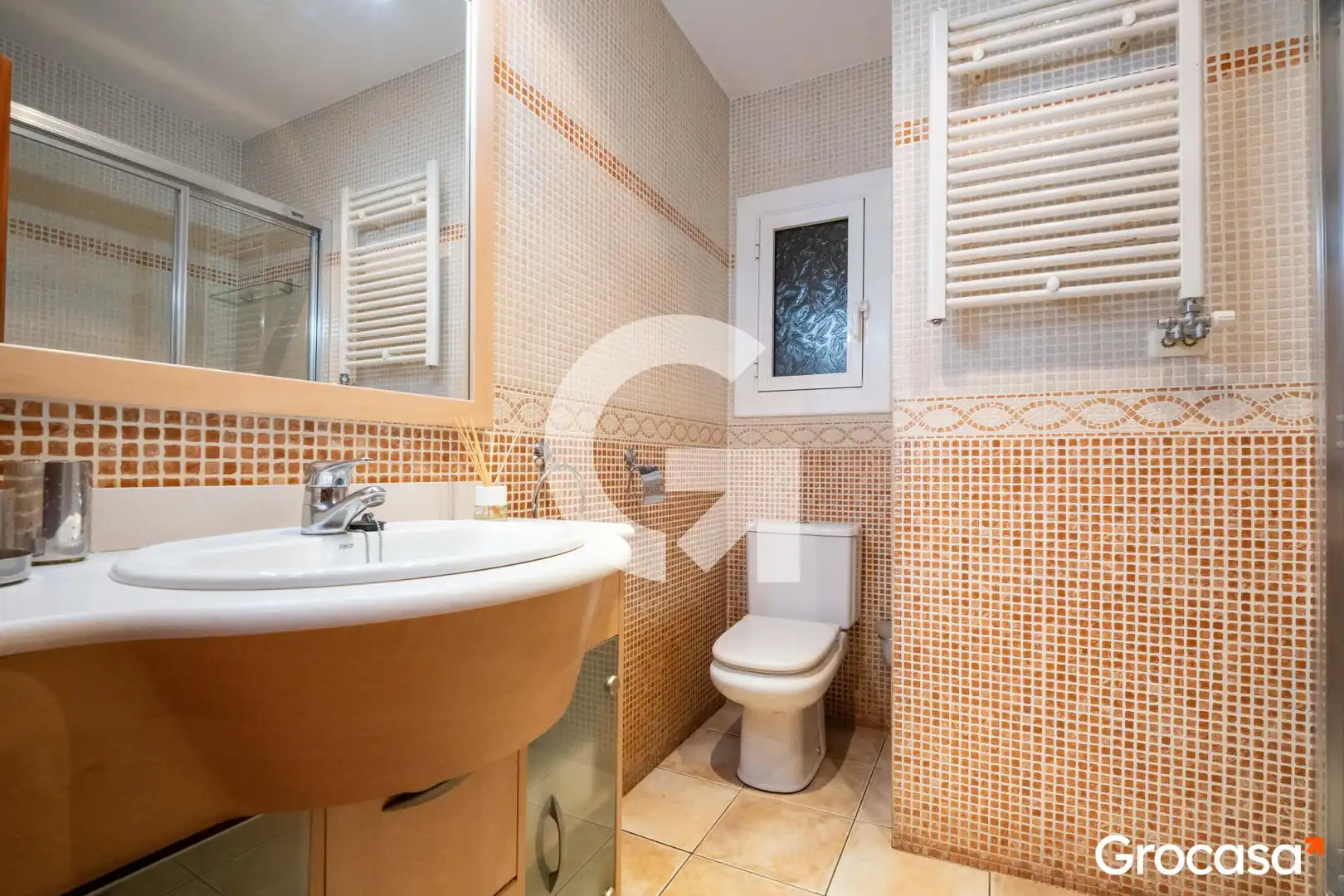 Bathroom of Flat for sale in Mataró  with Heating, Oven and TV