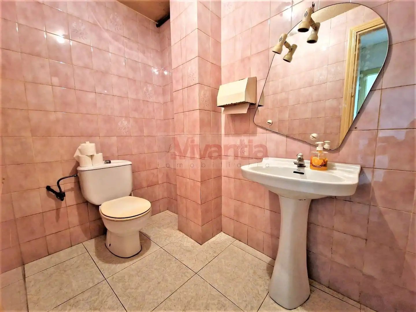 Badezimmer von Geschaftsraum zum Verkauf in Lorca