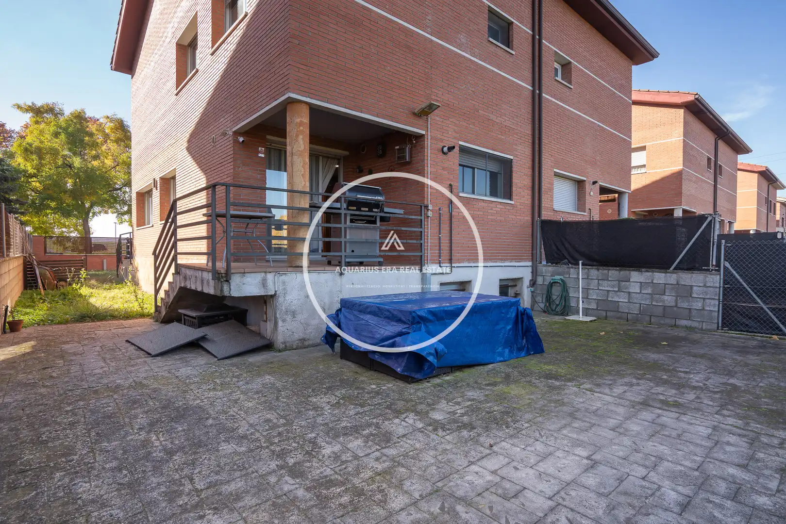 Exterior view of Detached homes for sale in Vic  with Heating, Private garden and Parquet flooring
