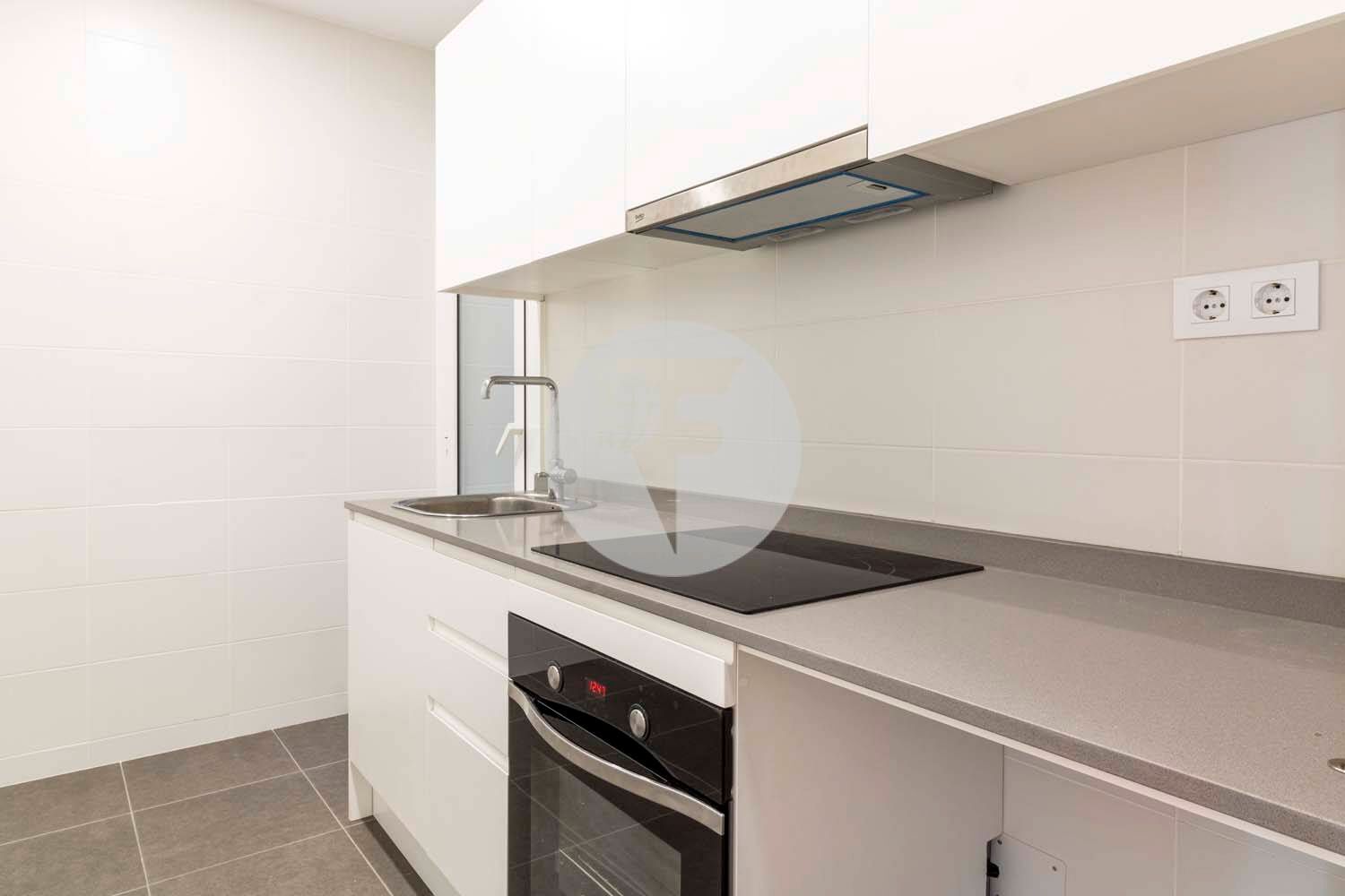 Kitchen of Flat to rent in  Barcelona Capital  with Air Conditioner and Balcony