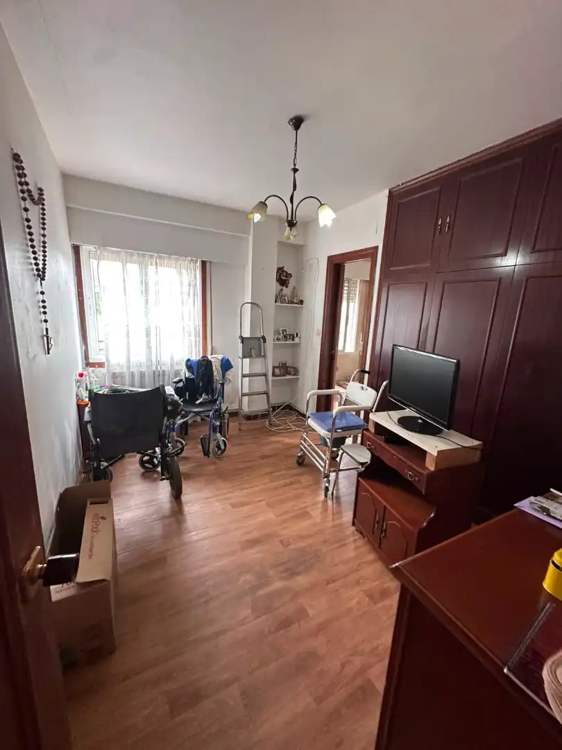 Sala d'estar de Casa o xalet en venda en Cambre  amb Calefacció, Moblat i Balcó