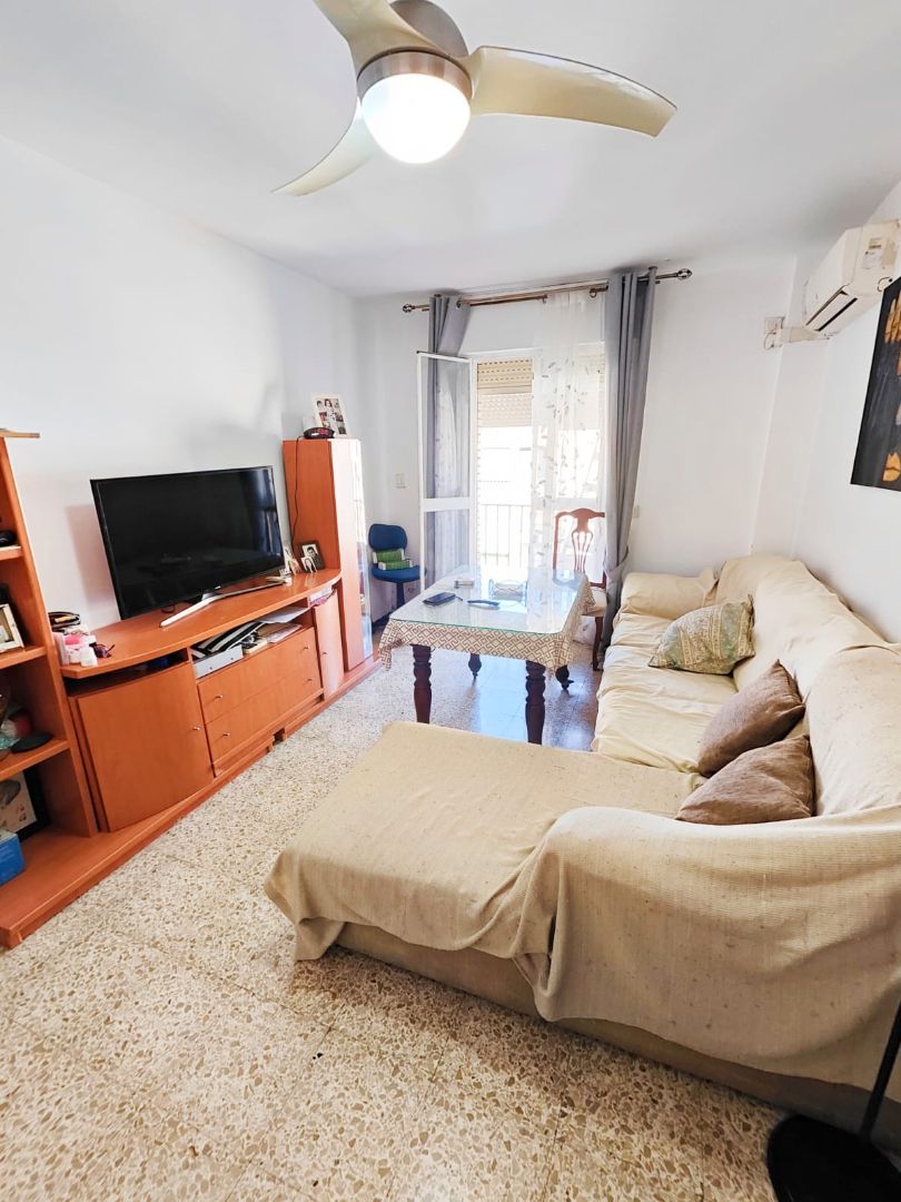 Sala d'estar de Pis en venda en  Sevilla Capital amb Aire condicionat i Terrassa